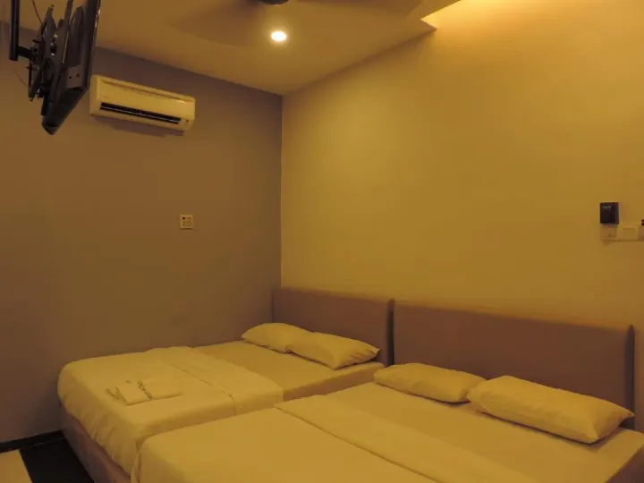 Golden Leaf Boutique Hotel