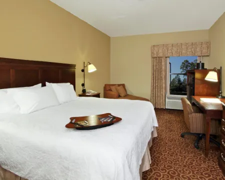 ハンプトン イン ラストン ラストンのホテル