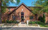 Suburban Studios Indianapolis Northwest - College Parks Hotels in Indianapolis