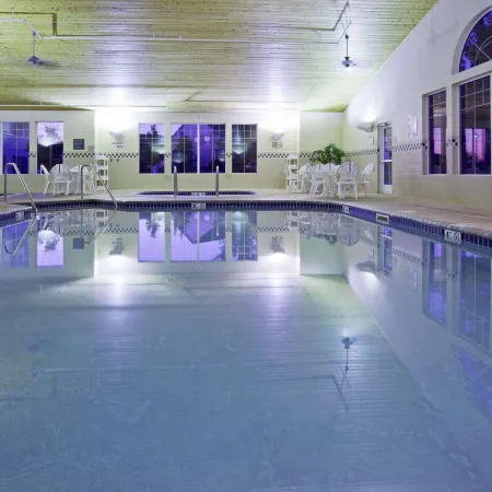Country Inn & Suites by Radisson Albertville Near Outlet Mall