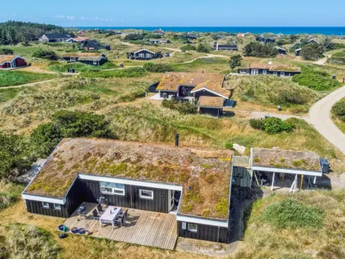 "Hrefna" - 500m from the Sea - 4-Star