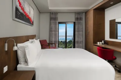 Crowne Plaza Dar ES Salaam Các khách sạn gần Palm Beach