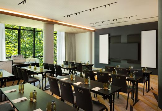 파라그래프 프리덤 스퀘어