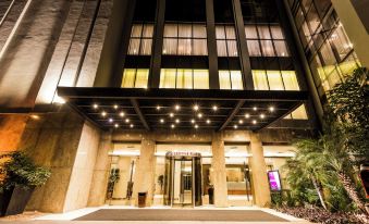 8. Crowne P..