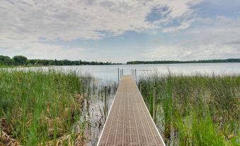 Kayaks & Dock: Lakefront Retreat in Alexandria