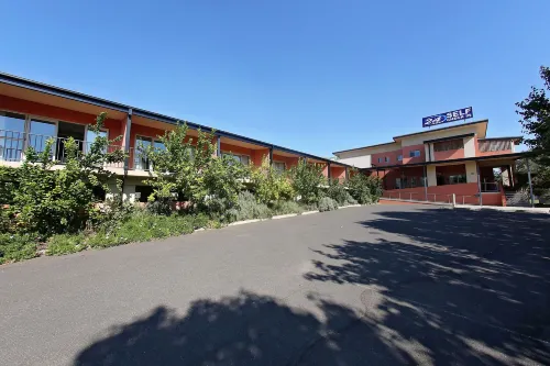 Forbes Victoria Inn Hotels in Forbes