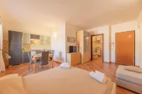 Relaxing Cristal Blu Studio Sleeps 4 No1492