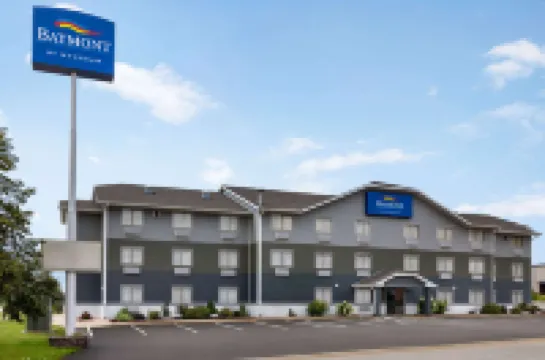 Baymont by Wyndham Cedar Rapids