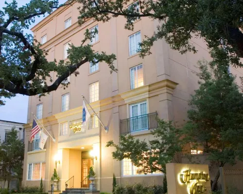 Hampton Inn New Orleans-St. Charles Ave./Garden District Hotels near Samuel Square