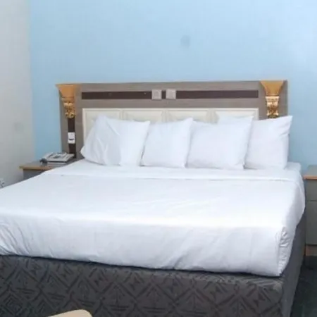 Royal Park Hotel and Suite