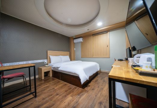 숙박 예약 가이드