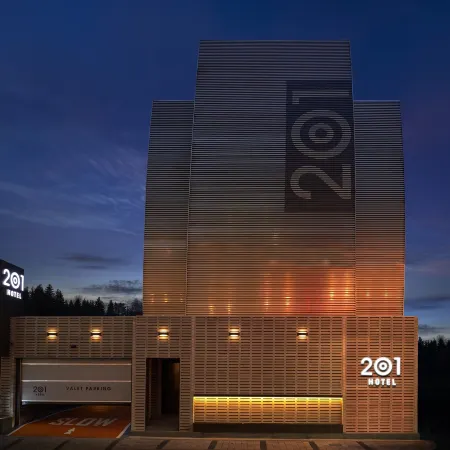 Bangbae Hotel 2001 Отели рядом с достопримечательностью «Станция метро Dongjak»