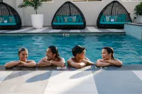 OUTRIGGER Waikīkī Paradise Hotel