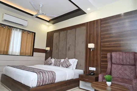 Hotel Vasdaa Grand Отели рядом с Аэропорт Дехрадун