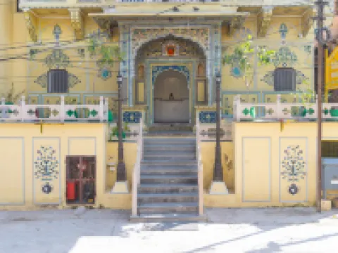 Bloom Boutique l Chelon Haveli Hotels near The Palace Atelier