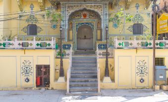 Bloom Boutique l Chelon Haveli