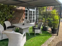 Harmondsworth Hall Hotels in Harmondsworth