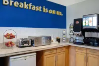Days Inn by Wyndham Whitecourt - servizio colazione