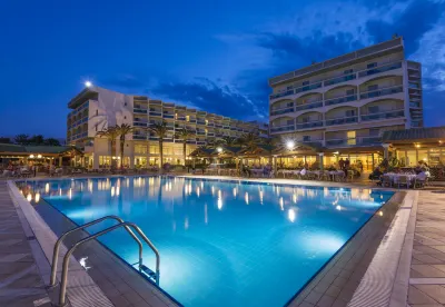Apollo Beach Hotels near Chaplin's Beach Bar