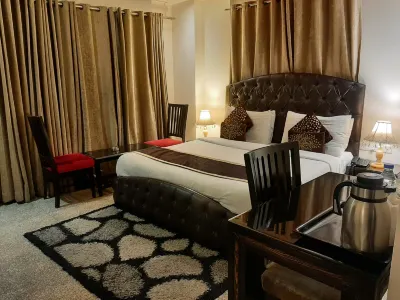 Karan Holidays Hotels near Central Park