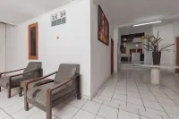 RedDoorz Syariah @ Jl Raya Sukabumi Hotel di Gekbrong