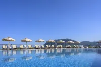 Royal Bay - สระว่ายน้ำแบบอินฟินิตี้