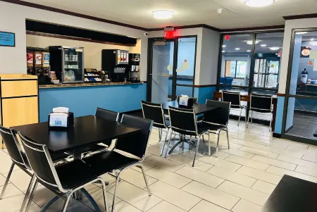 Baymont by Wyndham la Crosse/Onalaska Отели в г. Оналяска