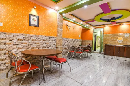 FabExpress Nest - Nr Park Street Metro Station