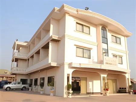 Chaleunehoung Hotel