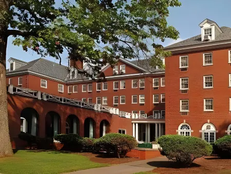 Gideon Putnam Hotel