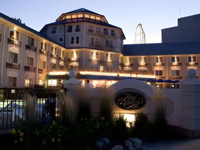Hotel Exterior Cedar Point Hotel Breakers Photo