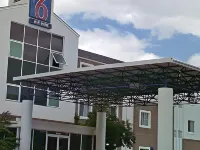 Super 8 by Wyndham Aurora East