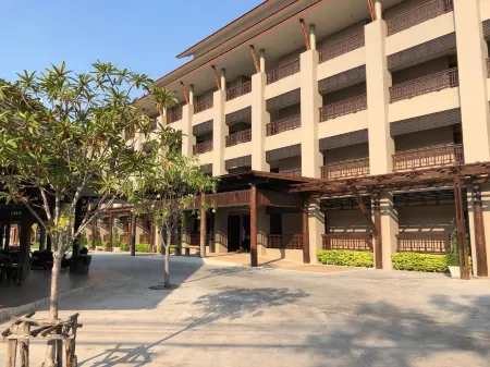 Pawa Place (by Inpawa) Отели в г. Chonnabot