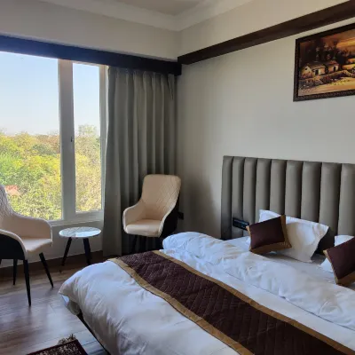 Hotel Basant Sarovar 鄰近馬圖拉博物館的酒店