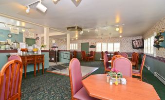 Red Arrow Inn & Suites, a Travelodge by Wyndham