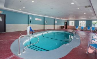 Holiday Inn Express & Suites Swansea