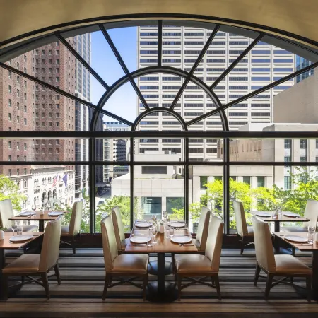 Omni Chicago Hotel Отели рядом с достопримечательностью «Ривер-Норт»