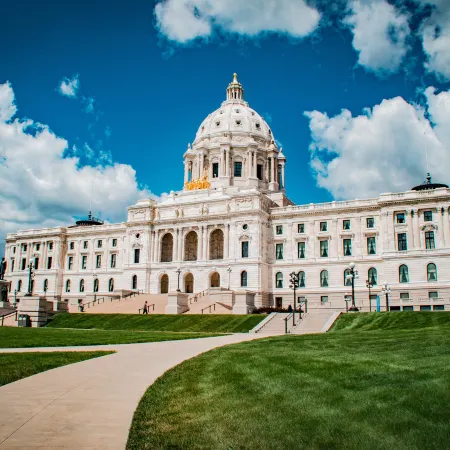 Holiday Inn ST. PAUL DOWNTOWN by IHG Отели рядом с достопримечательностью «Музей науки штата Миннесота»