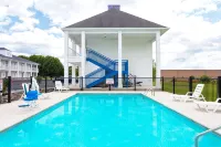 Baymont by Wyndham Tullahoma - Pools