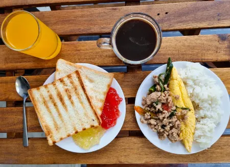 Stellars Samed Resort Отели рядом с достопримечательностью «Ao Noi Na»