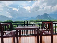 Vang Vieng Hana Riverside Hotel