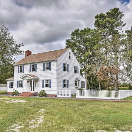 Updated Cape Charles Home ~ 2 Mi to Beachfront!