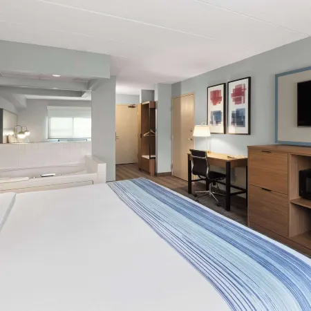 AmericInn by Wyndham North Branch