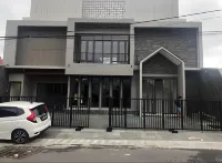 Esma Family GuestHouse Hotel dekat Universitas Negeri Malang