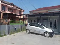 MyHome Guesthouse, Managed by OmDin Hotel dekat Alun-Alun Sumedang
