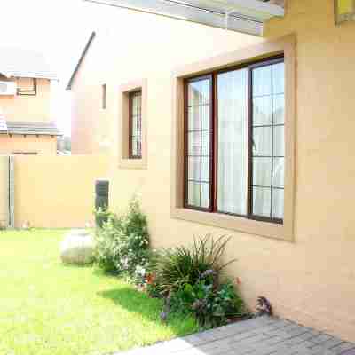Cozy 3 Bed Duplex ,sleeps 6 With Double Bathroom Hotel Exterior