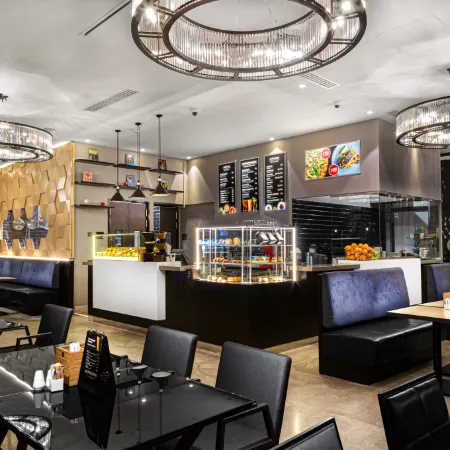 DoubleTree by Hilton Minsk Отели рядом с достопримечательностью «Комплекс «Минск-Арена»»