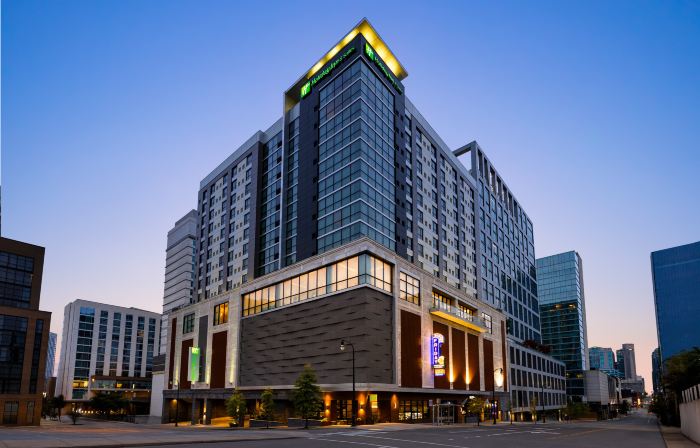 Holiday Inn & Suites NASHVILLE DOWNTOWN - BROADWAY by IHG