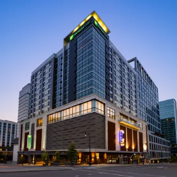 Holiday Inn & Suites NASHVILLE DOWNTOWN - BROADWAY by IHG
