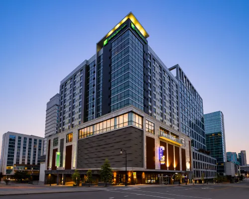 Holiday Inn & Suites NASHVILLE DOWNTOWN - BROADWAY by IHG Hotels in Davidson County